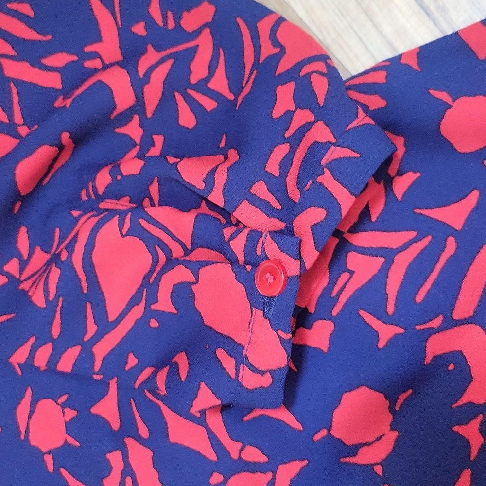 TALBOT'S Blue Red Floral Pintuck Front Keyhole Neckline Long Sleeve Blouse - Picture 7 of 11
